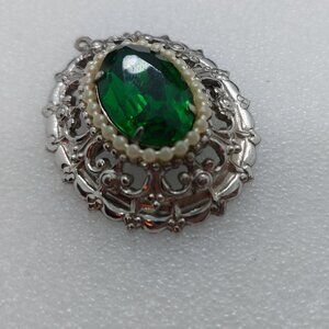 Vintage Coro Oval Silver Tone Necklace Pendant Green Stone Faux Pearls